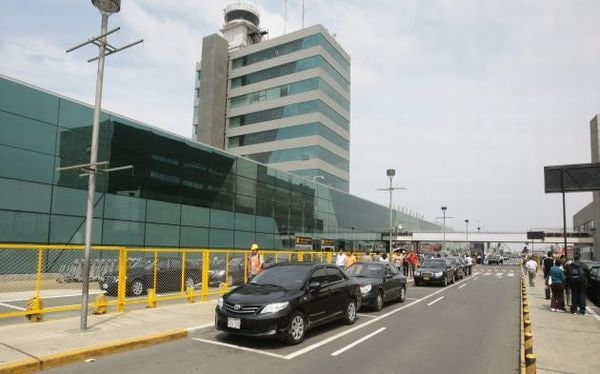 Taxi de lujo al Aeropuerto Trujillo Carlos Martinez de Pinillos - Platinium VIP premium